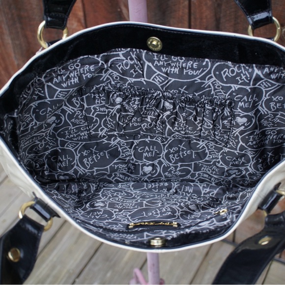 Betsey Johnson Bone Bow black Glossy Tote Handbag BB84135 - Picture 9 of 10